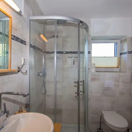 Semesterbostad Schwarbylon